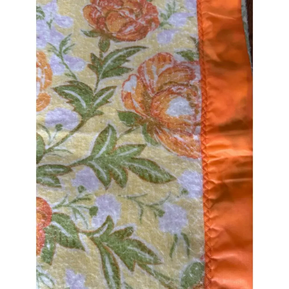 Pair of Vintage 60s-70s Chatham Esmon Floral Fiberwoven Blankets Satin Trim Full